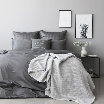 Bộ chăn ga gối làm từ vải cotton satin